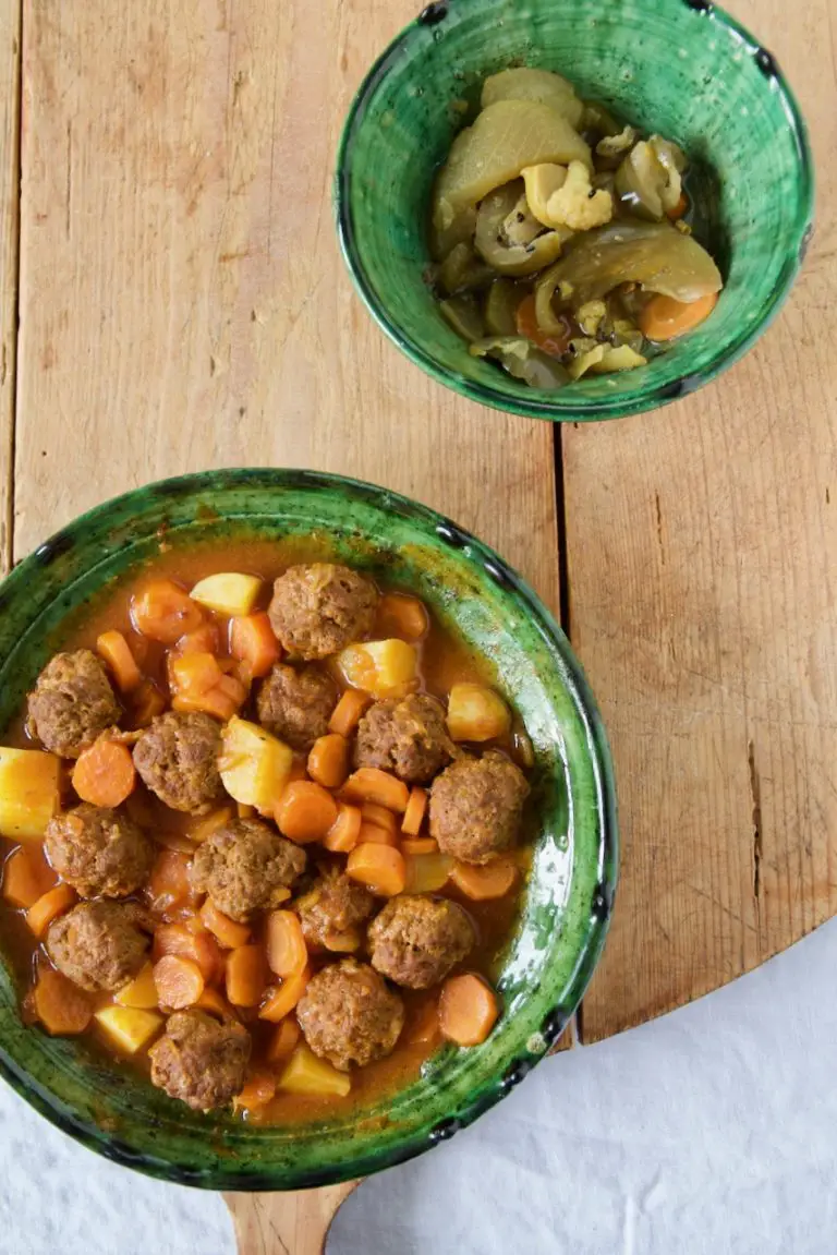 Khorak-e Koofteh Ghelgheli - Kartoffel-Karotten-Pfanne mit Hackbällchen ...