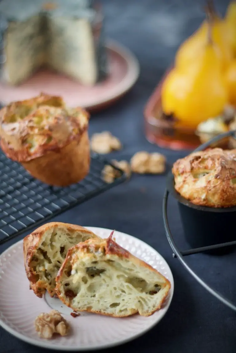 Popovers mit Fourme d´Ambert und Safran-Kardamom-Birnen - Labsalliebe