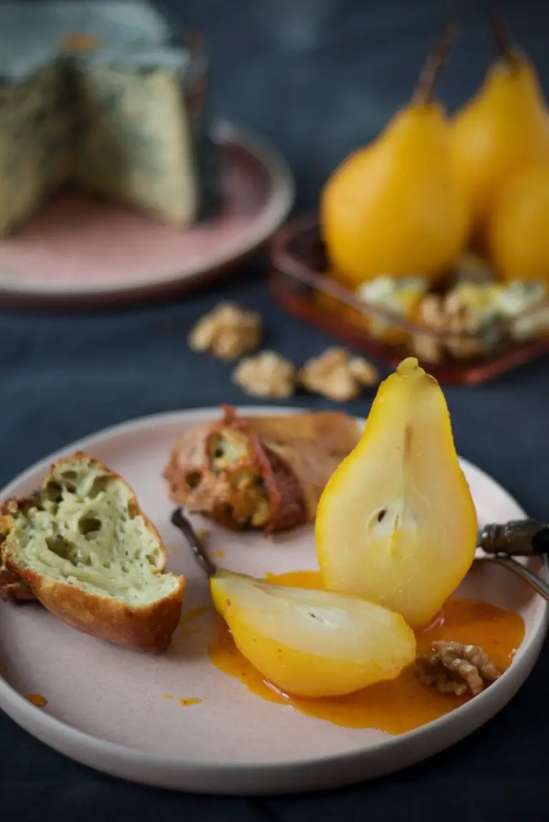 Popovers mit Fourme d´Ambert und Safran-Kardamom-Birnen - Labsalliebe