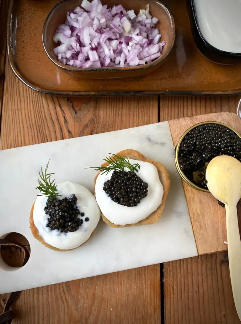 Echter Kaviar mit Blinis und Champagner - Labsalliebe