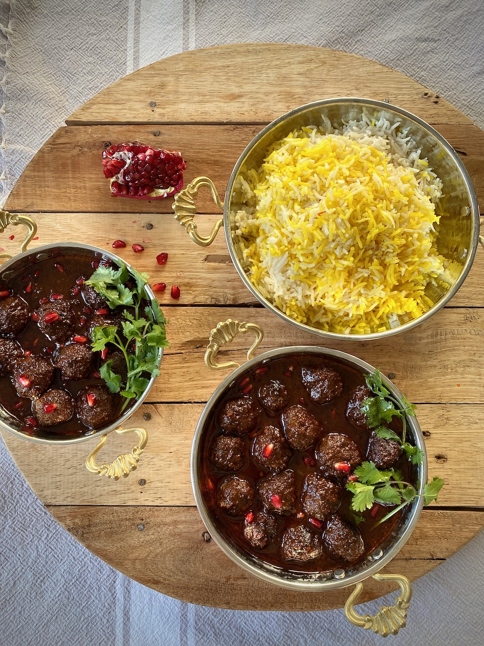 Koofteh Anar o Gerdoo - Hackbällchen in Granatapfel-Walnuss-Sauce کوفته ...