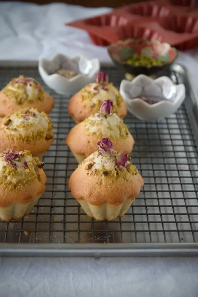 Cake Yazdi - Kardamom-Rosenwasser Muffins کیک یزدی