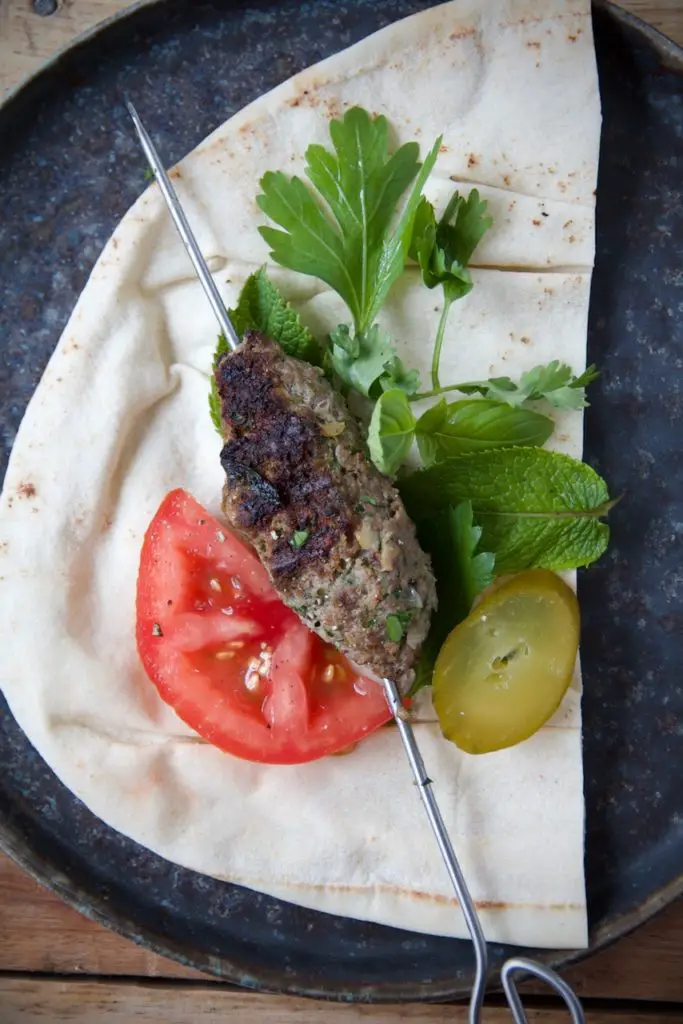 Kabab Looleh- Hackfleisch Spieße vom Grill - کباب لوله