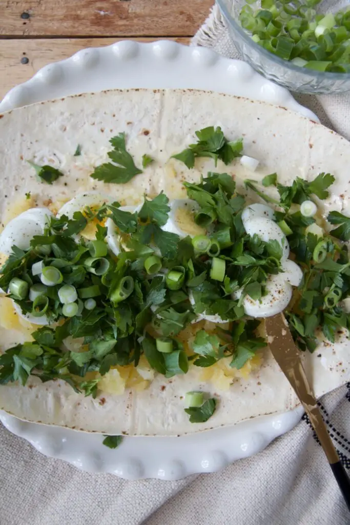 Sibzamini Tokhm-e Morgh - Wrap mit Kartoffel und Ei سیب زمینی و تخم مرغ