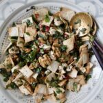 Brot Salat mit frischen Kräutern