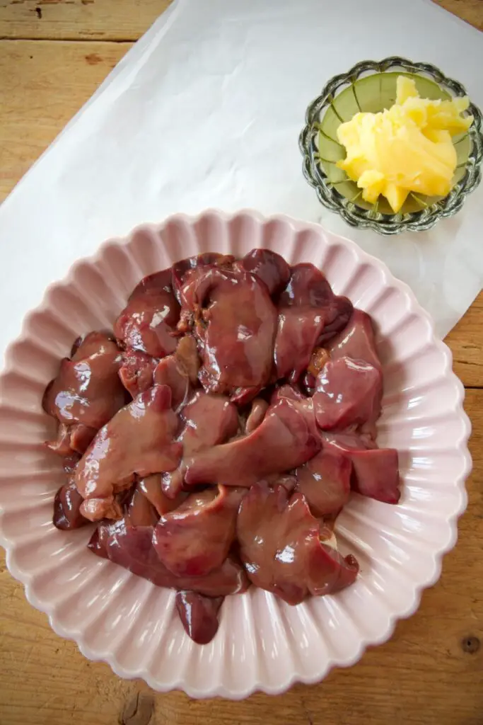 Hähnchenleber in Granatapfeljus mit Quittenringe Süßkartoffelpüree und Zinfandel Rotwein