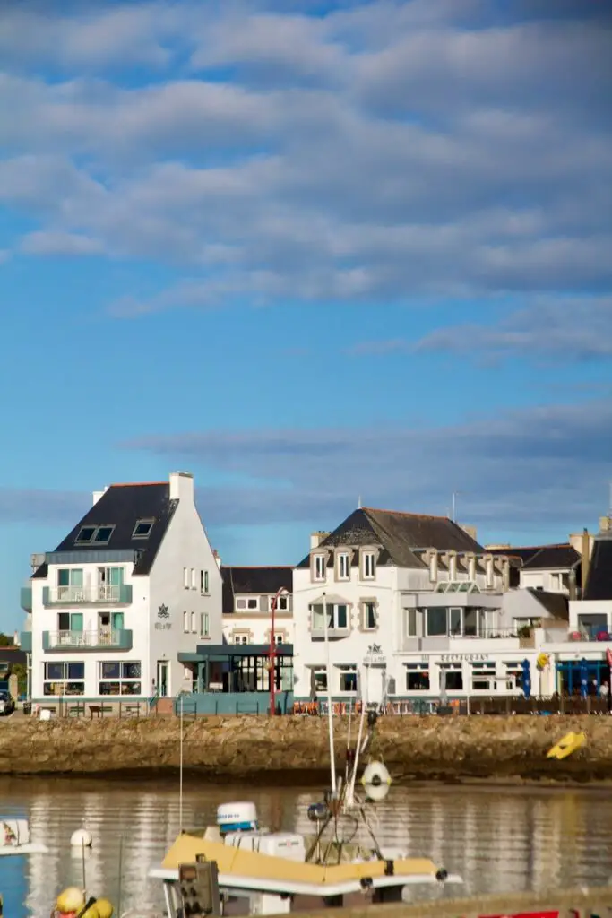 Genussreise in die Bretagne mit Frische Paradies - Seeteufelbäckchen in Safransauce