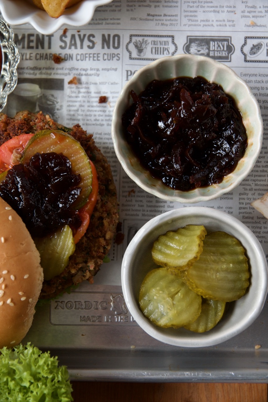 Vegane Pinto Bohnen Burger mit Raucharoma - Labsalliebe