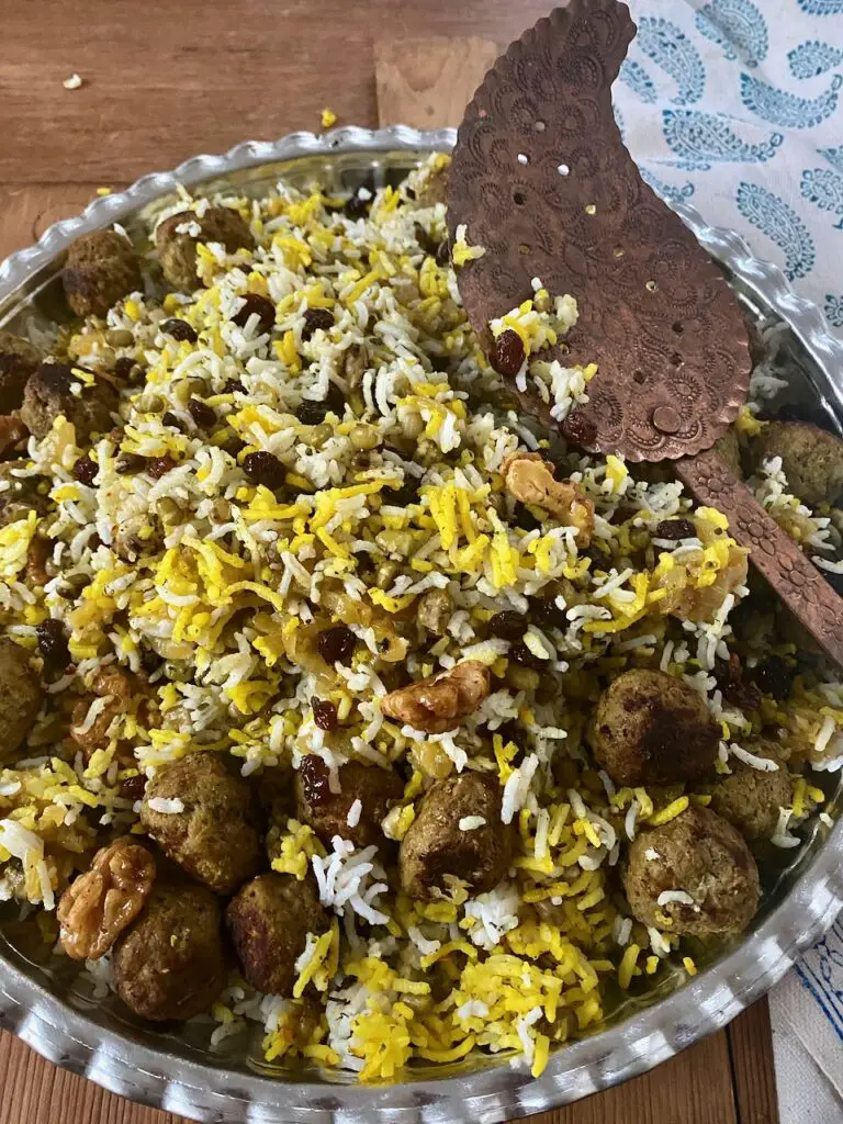 Mash Polo- Reis mit Mungobohnen und Hackbällchen ماش پلو