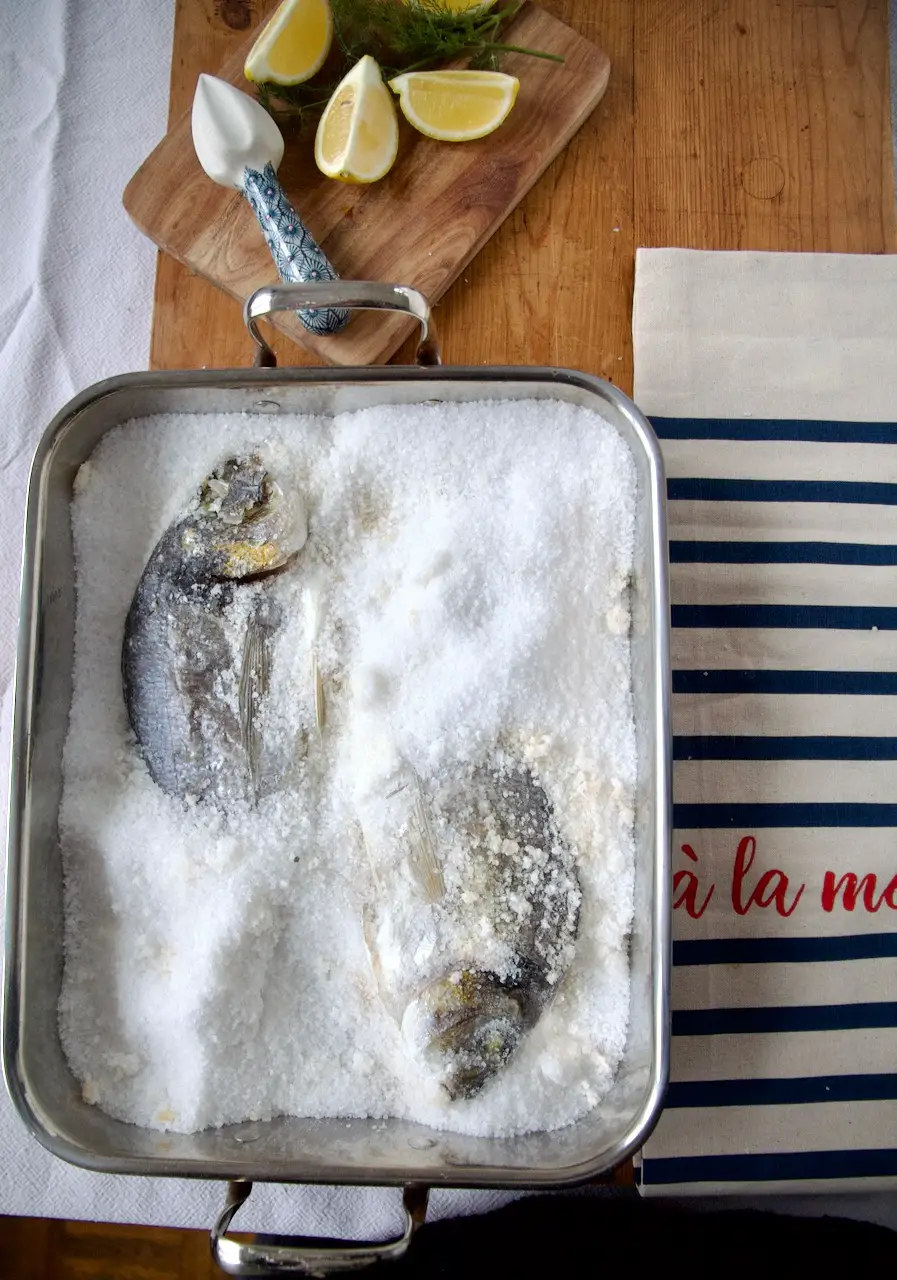 Dorade in Salzkruste und das Bretonische Kochbuch