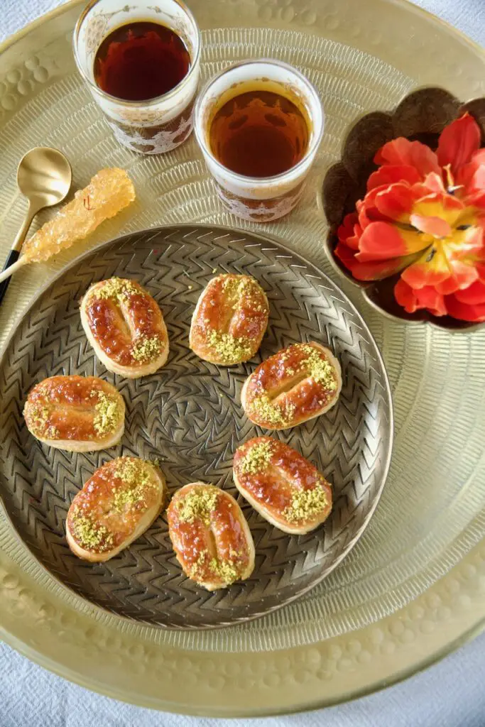 Shirini-e Zaban - Persisches Blättetteig-Gebäck شیرینی زبان