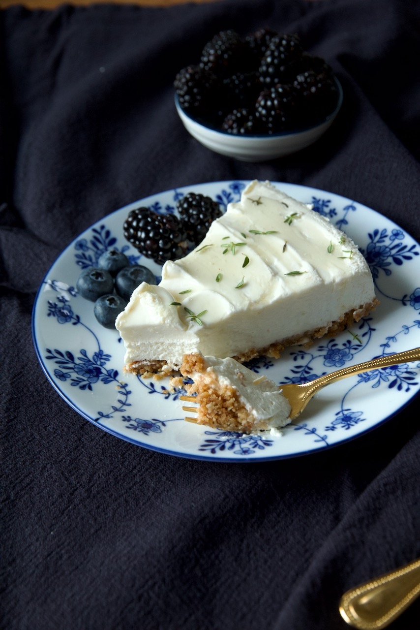 Honig und Joghurt Cheesecake mit Thymian - Labsalliebe Honig und Joghurt Cheesecake mit Thymian - Labsalliebe