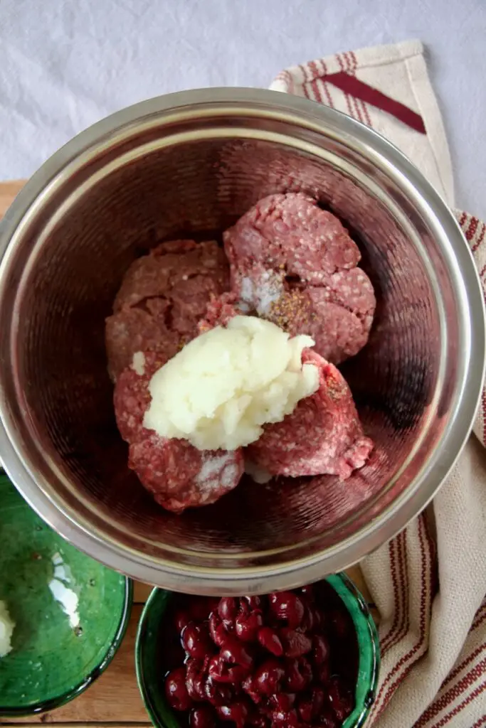 Khoresh-e Albaloo - Lamm-Hackbällchen in Sauerkirschsauce خورش آلبالو ...