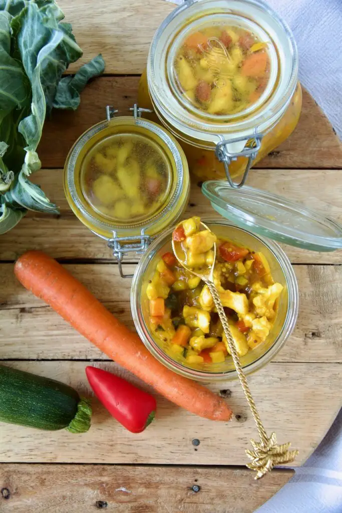 Piccalilli-Sauce - eingelegtes Senfgemüse - Labsalliebe