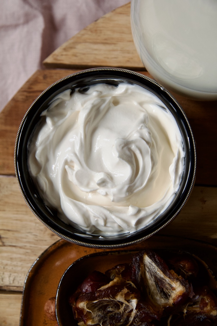 Majoon - Bananen-Dattel-Eisshake mit Lotus Biscoff معجون با لوتوس ...