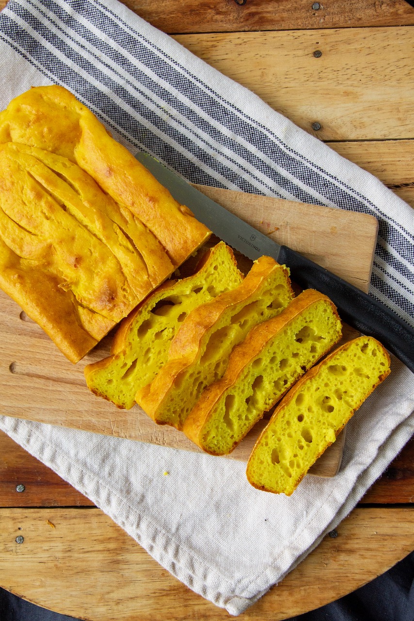 Cottage Cheese Bread mit Kurkuma