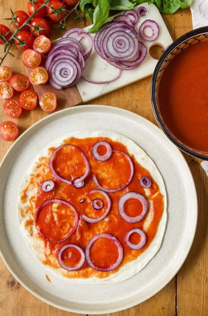 Schnelle Fladenbrot-Pizza aus dem Ofen