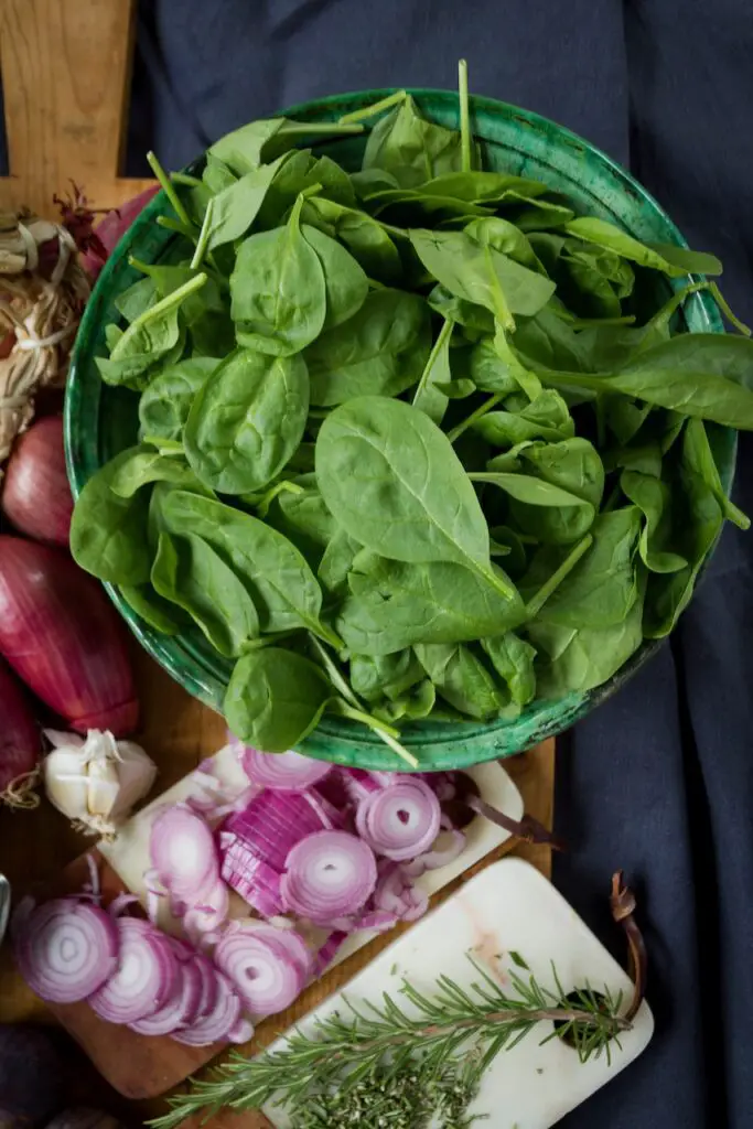 Khorak-e Anjir – Hähnchen mit Feigen & Spinat