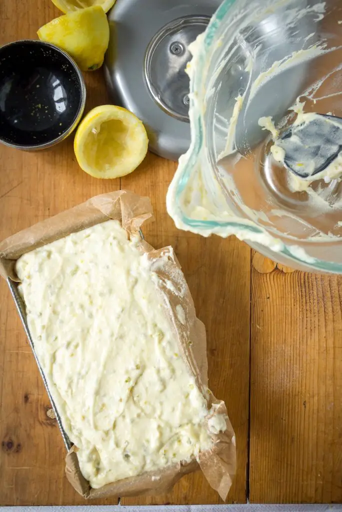 Saftiger Pistazien-Zitronen Kuchen