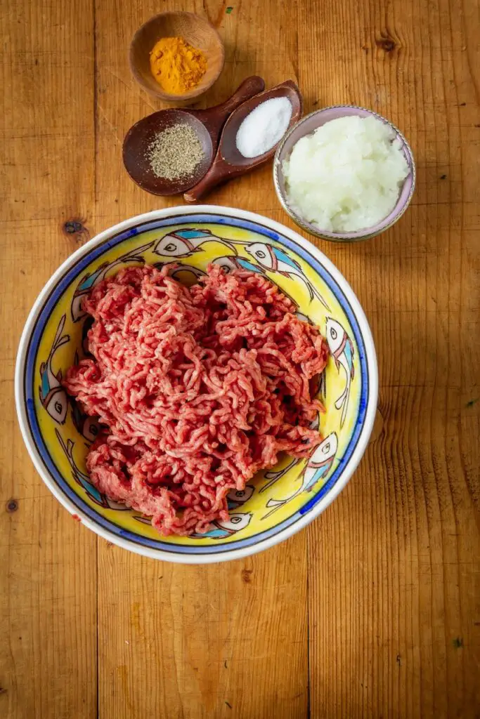 Ash-e Shoorba - Persische Kräutersuppe mit Hackbällchen aus Isfahan